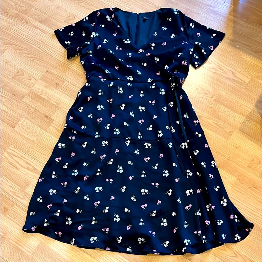 Ann Taylor Floral Wrap Dress Sz 16